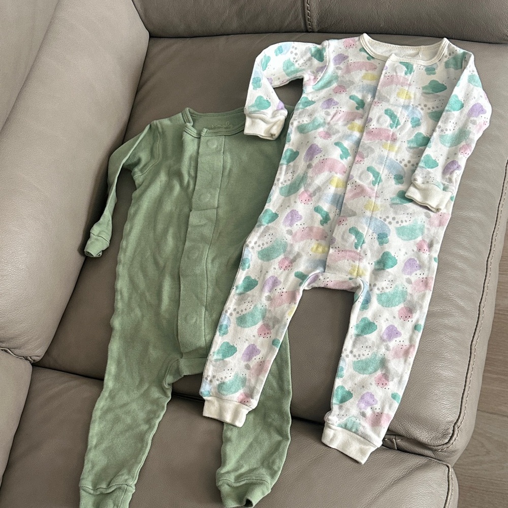 Magnetic Me Green Solid Footie & Pastel Cloud Print Sleepers